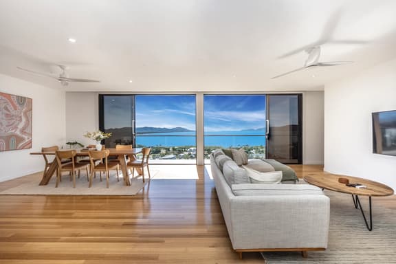 Luxury Escapes Townsville Villa B - Image 1